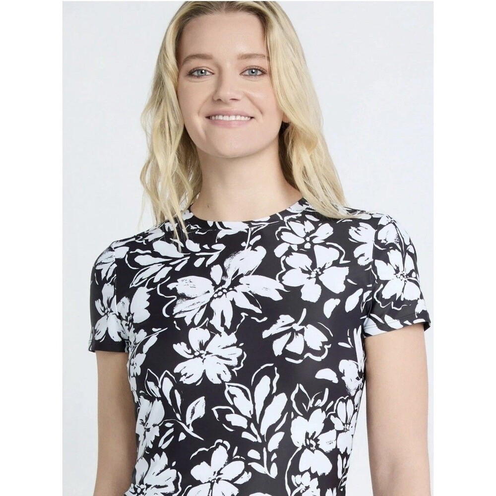 Time and Tru Women’s Rash Guard Short Sleeve floral black Swim Top Small fitted